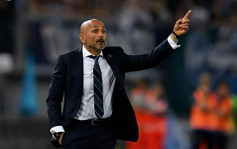 四位意大利教练齐聚16强！意媒：欧洲杯见证了我们主帅的统治力