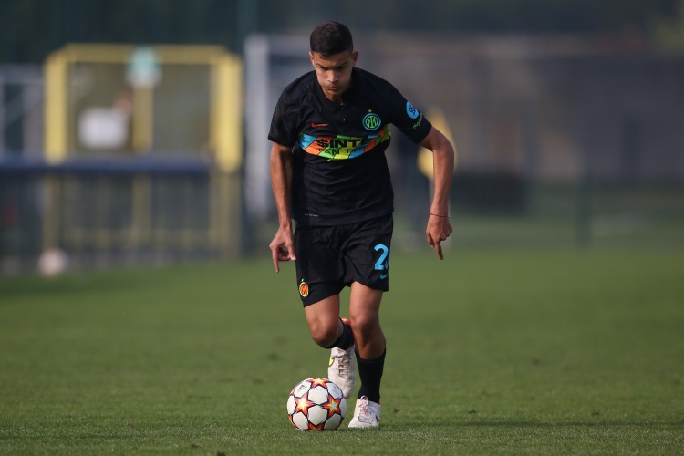 官方:国米19岁中场卡博尼租借马赛,含选择买断权和回购条款