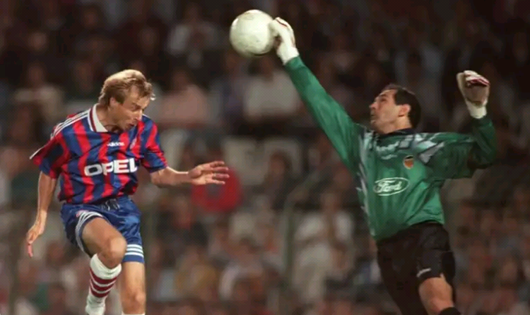 💥前瓦伦西亚主席：足球比赛收买裁判很常见 我也干过但裁判却只收钱不办事