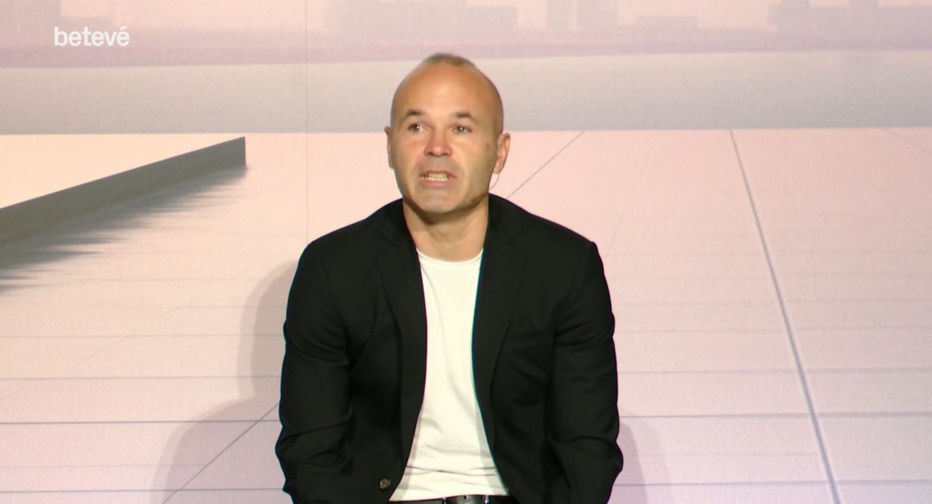 伊涅斯塔:亚马尔是一个非凡的天才 每个球员的特点都独一无二