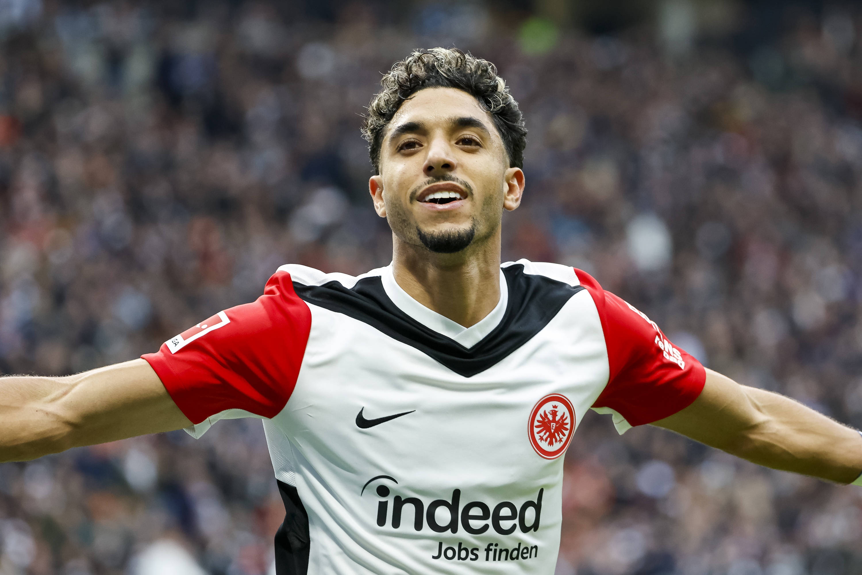 早报:内马尔伤退,新月3-0德黑兰独立