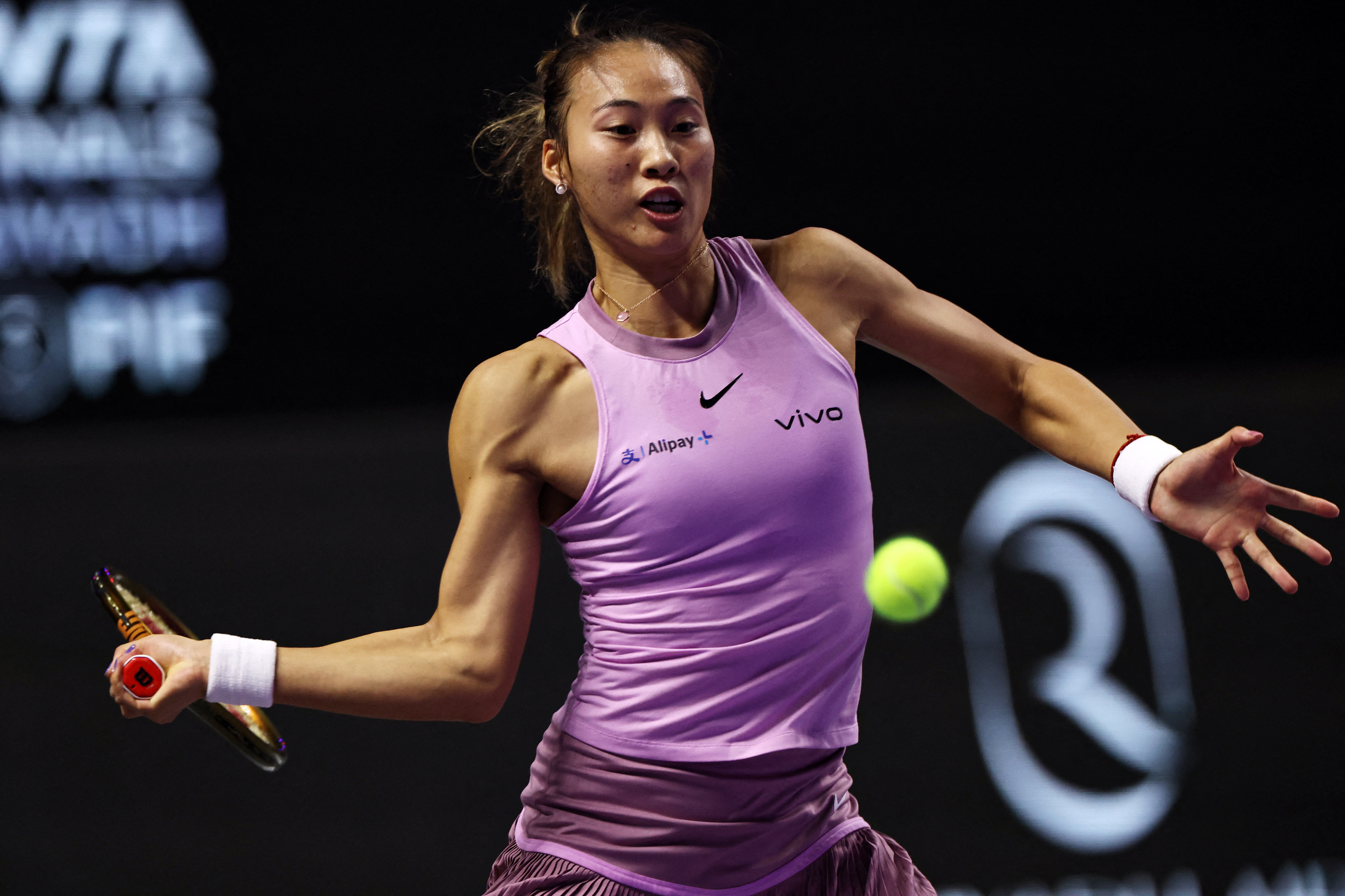 🔥WTA年终总决赛女单决赛：郑钦文决胜盘抢七惜败 大比分1-2不敌高芙收获亚军